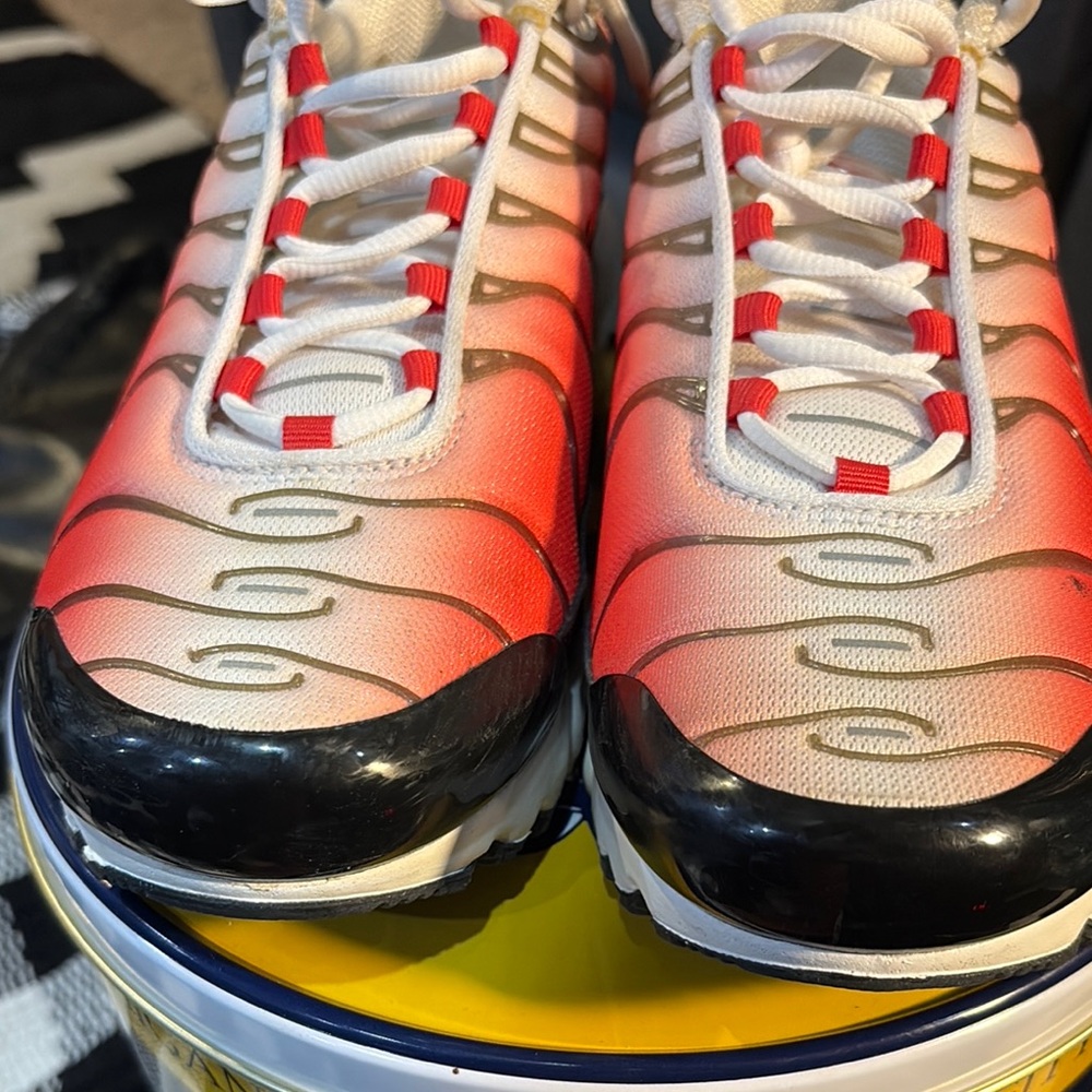 Nike Air Max Kids Sneakers - Red and White 6.5Y. Like new. - Picture 7 of 7